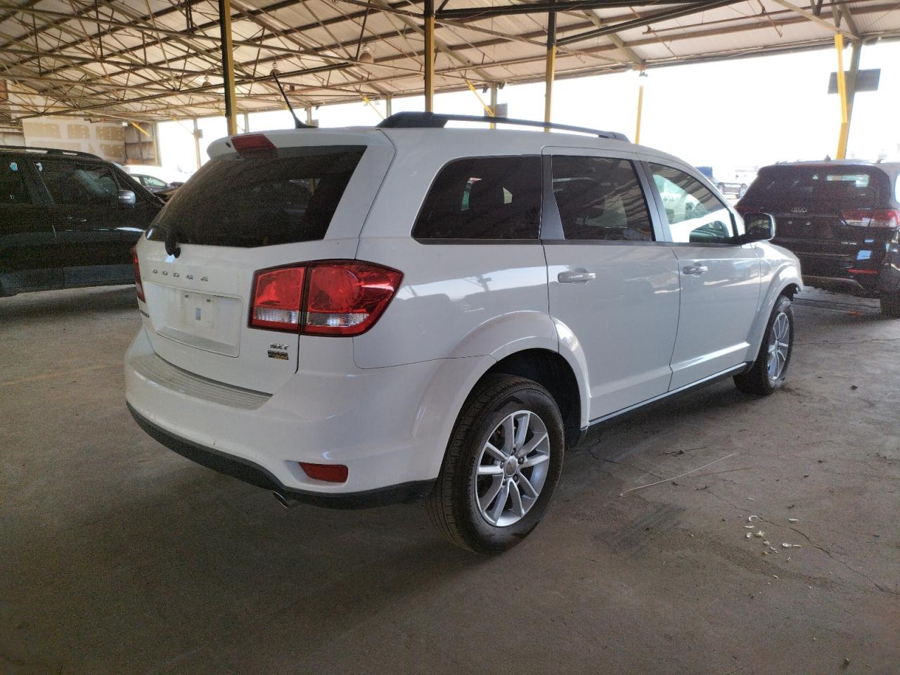 Photo 4 from auction – 2016 DODGE JOURNEY with VIN 3C4PDCBG3GT218767