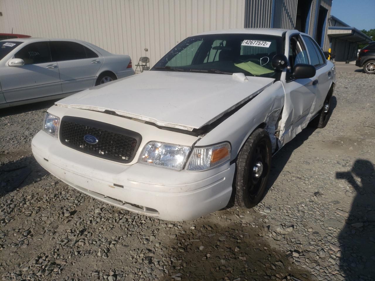 Photo 14 from auction – 2005 FORD CROWN VICT with VIN 2FAFP71W75X102718