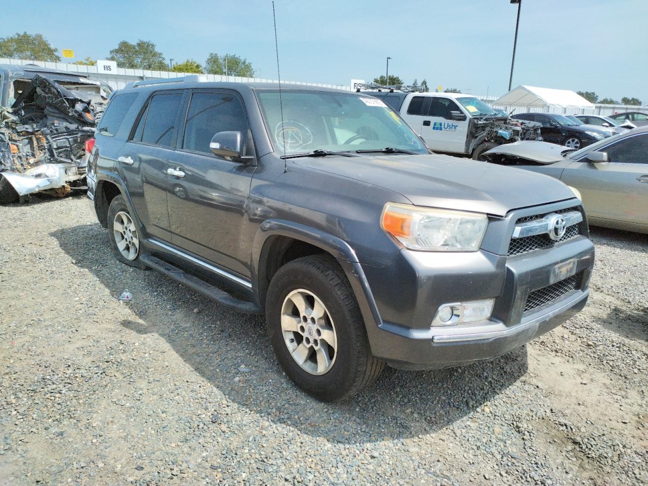 TOYOTA 4RUNNER SR 2011 with VIN JTEZU5JR9B5033151 - Photo from auction