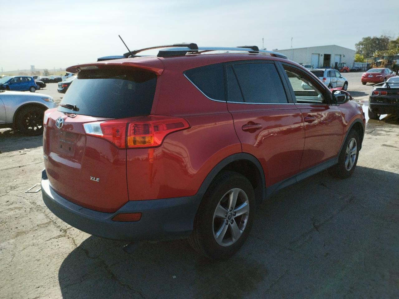Photo 4 from auction – 2015 TOYOTA RAV4 XLE with VIN 2T3WFREV8FW189549
