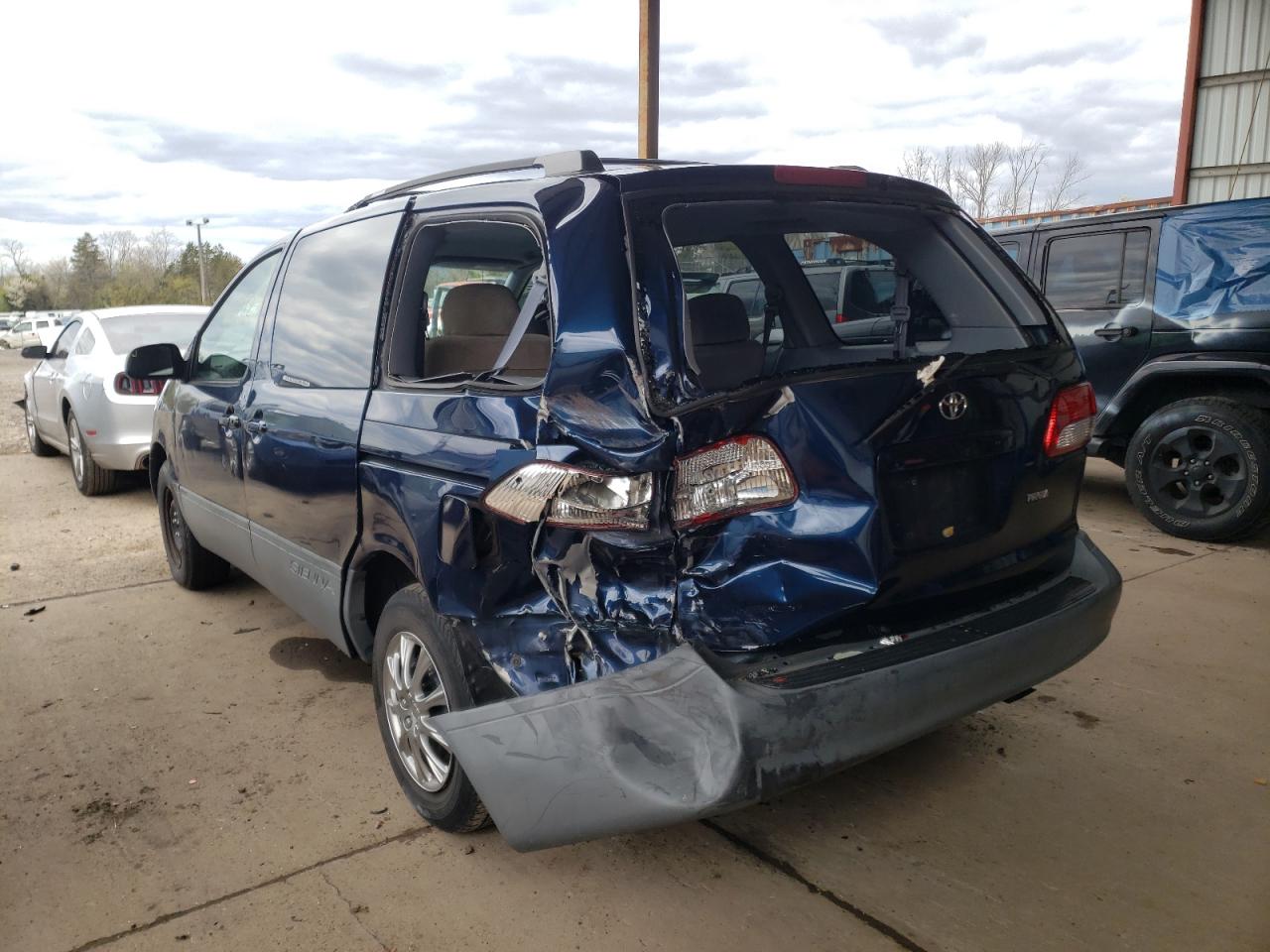 Photo 3 from auction – 2003 TOYOTA SIENNA LE with VIN 4T3ZF13C33U542341