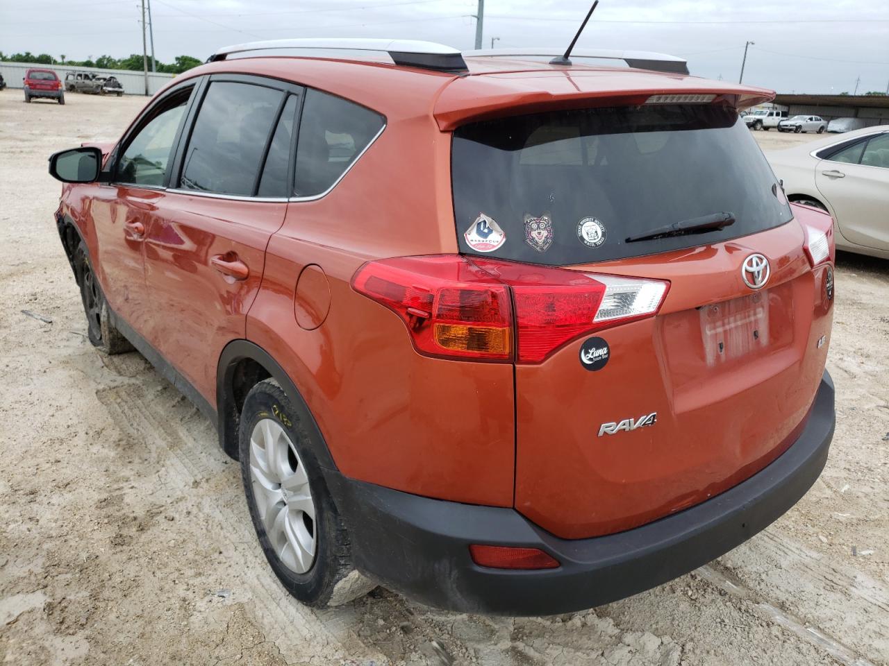 Photo 3 from auction – 2015 TOYOTA RAV4 LE with VIN JTMZFREV5FJ047252
