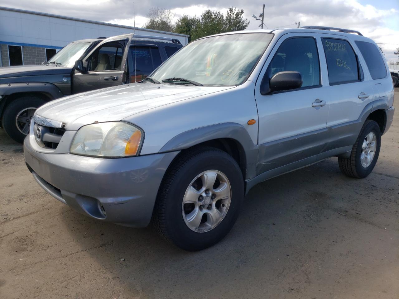 Photo 2 from auction – 2002 MAZDA TRIBUTE with VIN 4F2YU08122KM01870