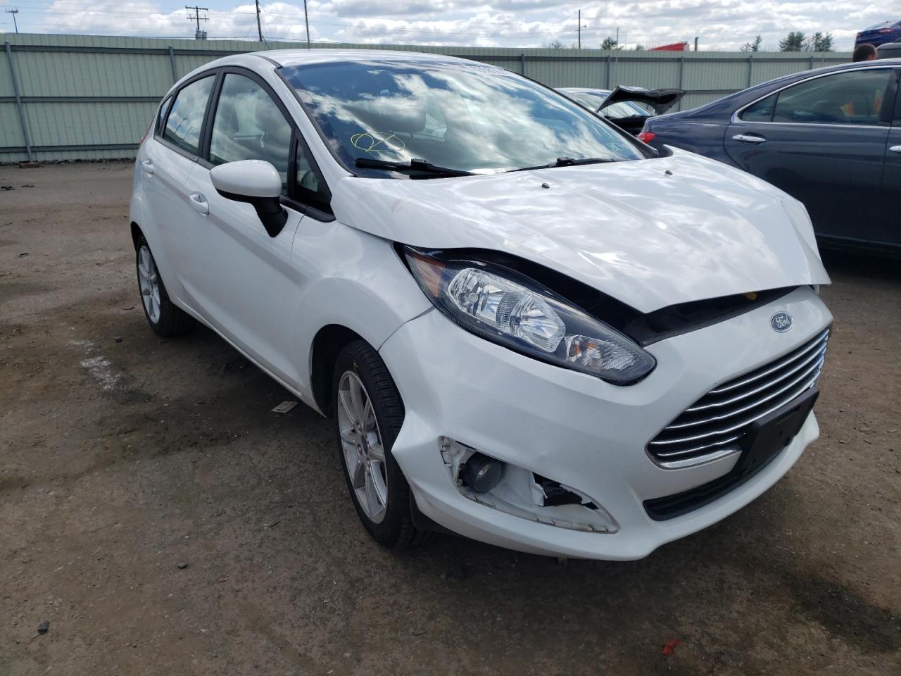 FORD FIESTA SE 2019 with VIN 3FADP4EJ9KM105616 - Photo from auction