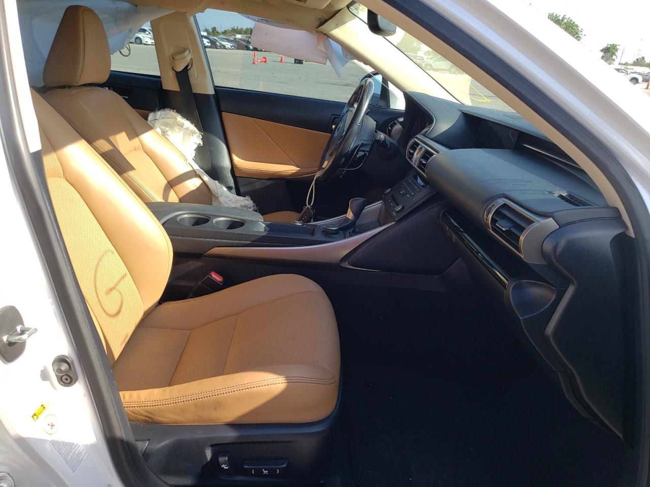 Photo 5 from auction – 2016 LEXUS IS 200T with VIN JTHBA1D23G5021203