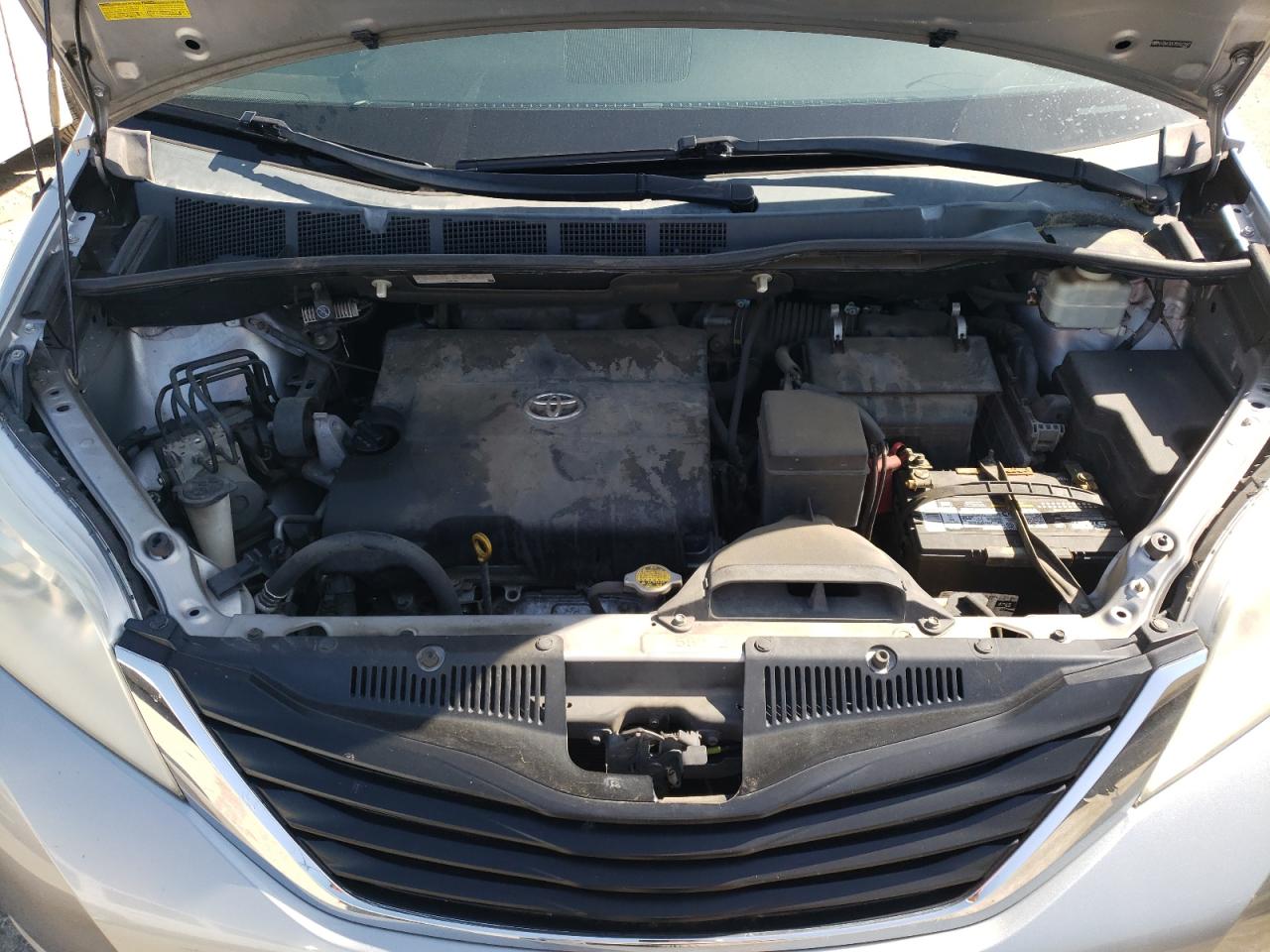 Photo 7 from auction – 2011 TOYOTA SIENNA LE with VIN 5TDKK3DCXBS023567