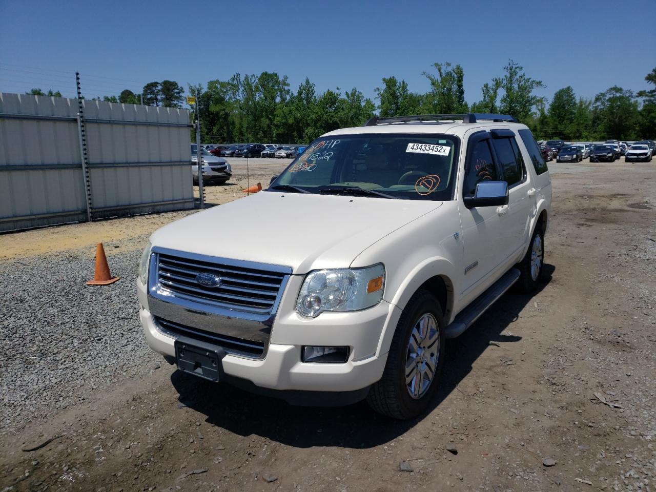Photo 2 from auction – 2007 FORD EXPLORER L with VIN 1FMEU75837UA61360
