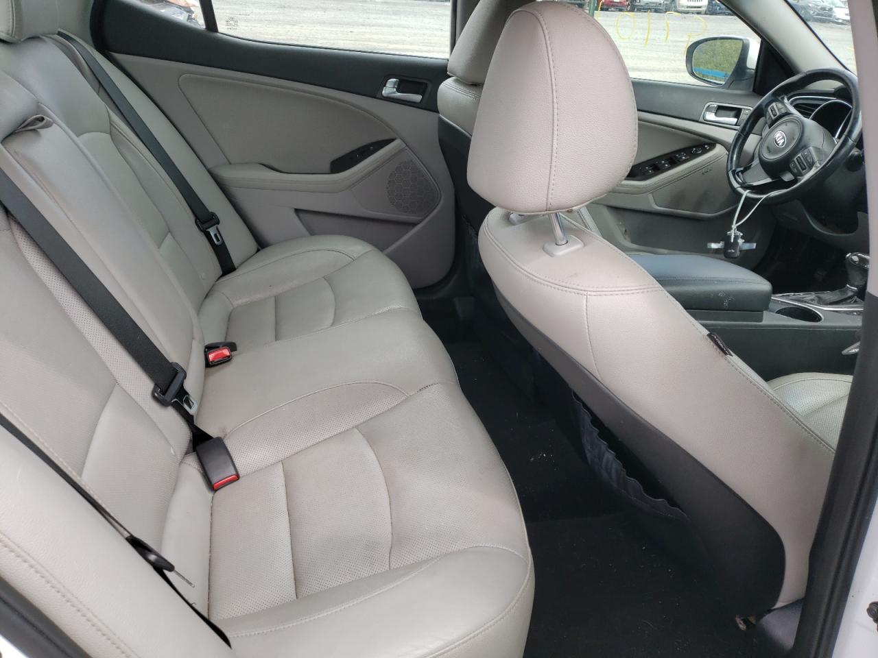 Фото 6 с аукциона – 2015 KIA OPTIMA EX с VIN 5XXGN4A73FG459324