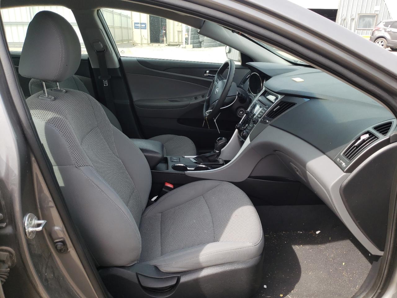 Photo 5 from auction – 2013 HYUNDAI SONATA GLS with VIN 5NPEB4AC0DH583615