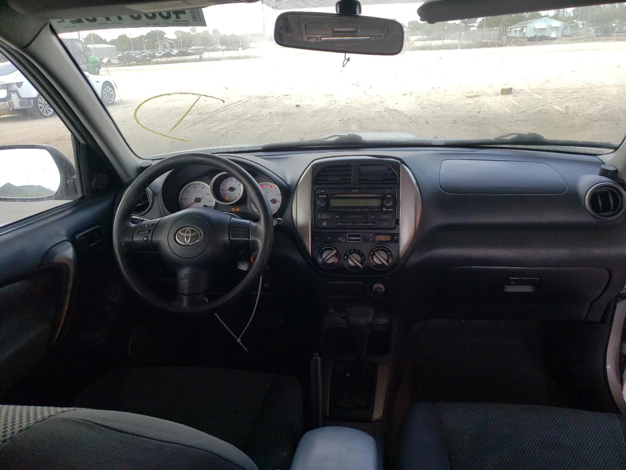 Photo 9 from auction – 2004 TOYOTA RAV4 with VIN JTEGD20V040034256