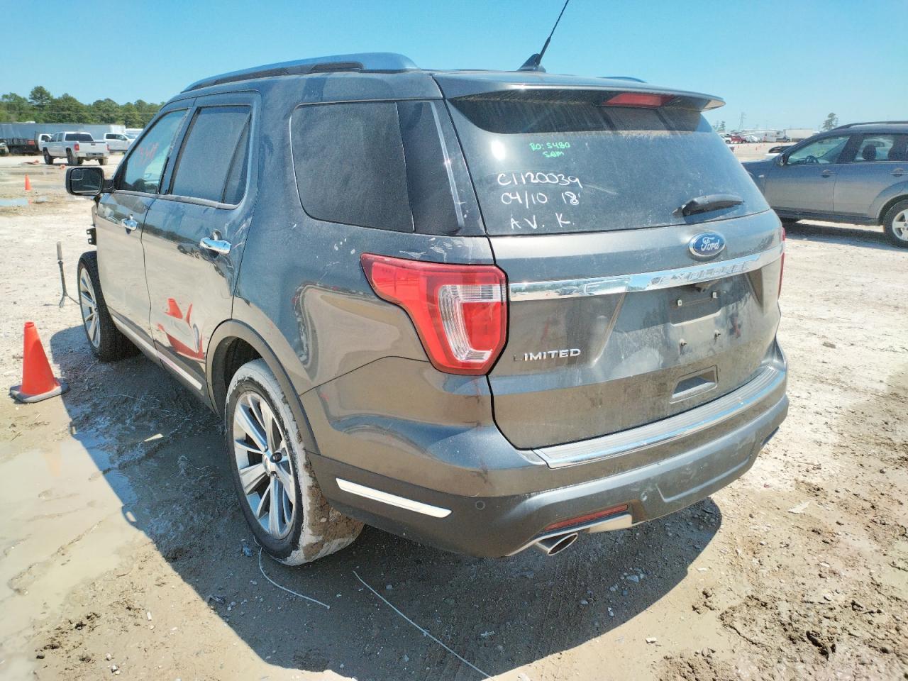 Photo 3 from auction – 2018 FORD EXPLORER L with VIN 1FM5K7F86JGA37967