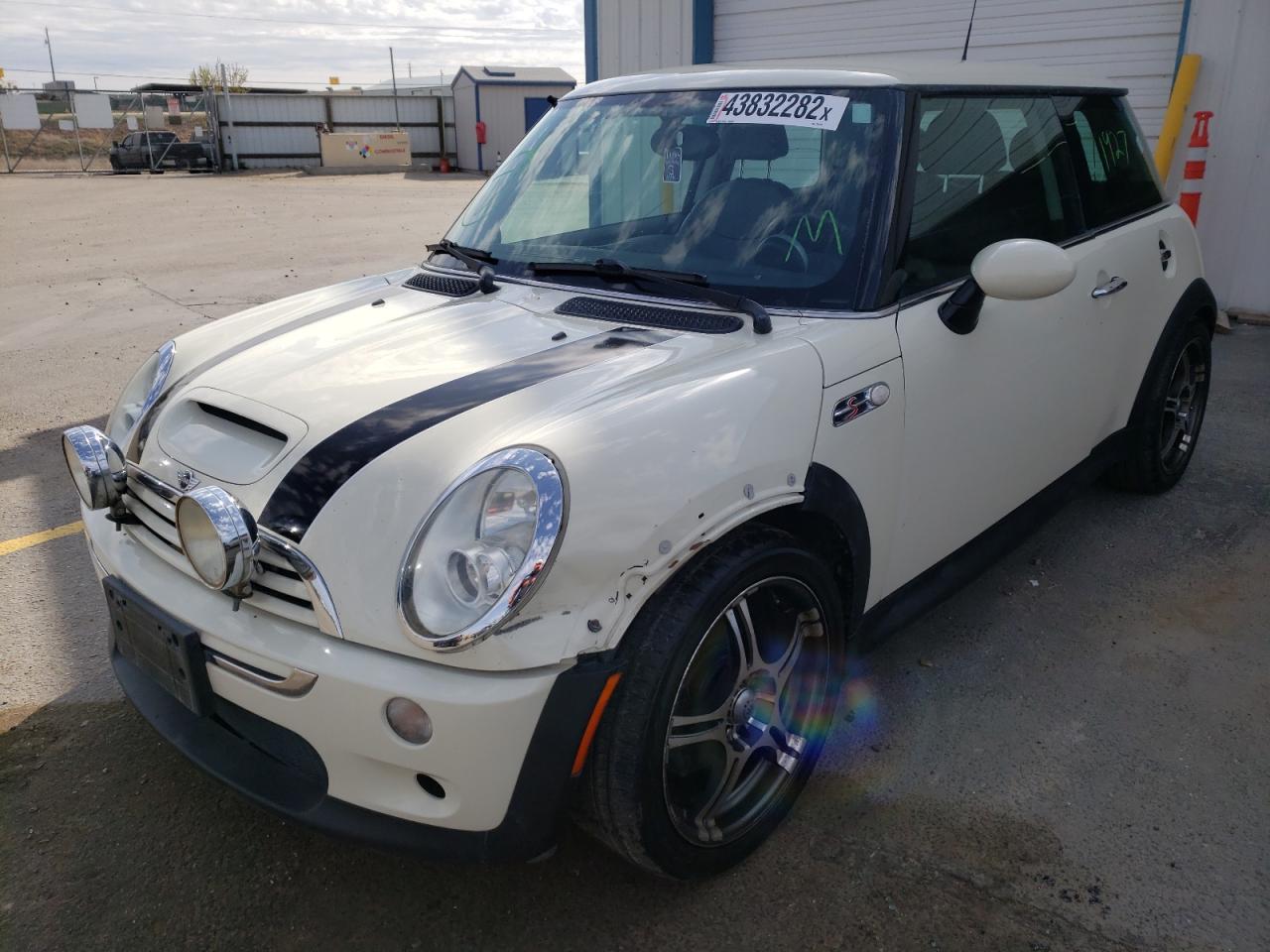 Photo 2 from auction – 2005 MINI COOPER S with VIN WMWRE334X5TD91995