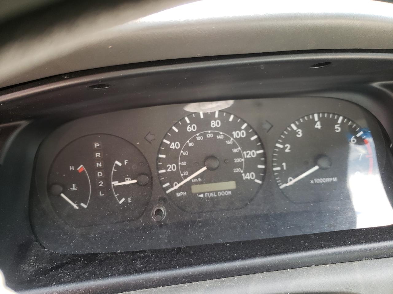 Photo 8 from auction – 2001 TOYOTA CAMRY CE with VIN 4T1BG22K71U080630