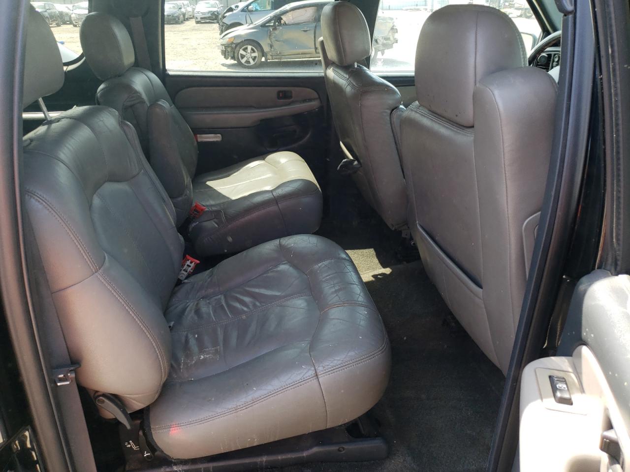 Photo 6 from auction – 2002 CHEVROLET SUBURBAN K with VIN 1GNFK16T42J222301