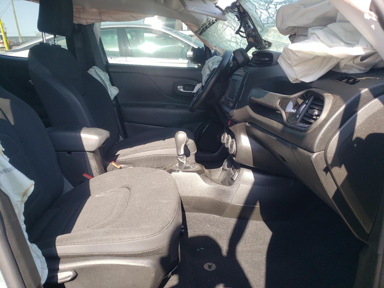 Photo 5 from auction – 2017 JEEP RENEGADE L with VIN ZACCJBBB7HPF22960