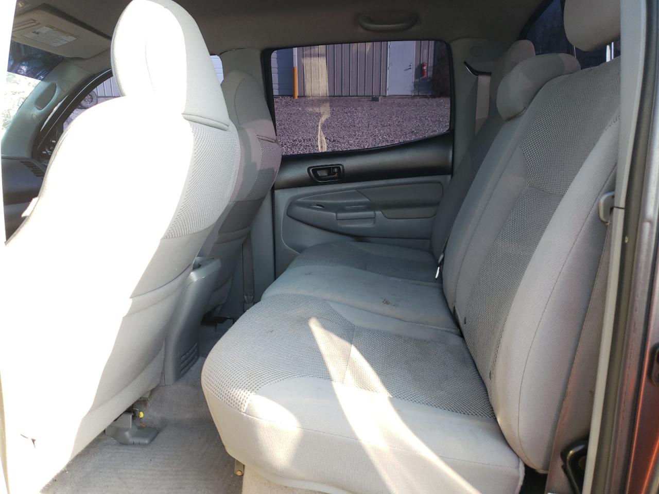 Photo 6 from auction – 2011 TOYOTA TACOMA DOU with VIN 3TMLU4EN6BM067375