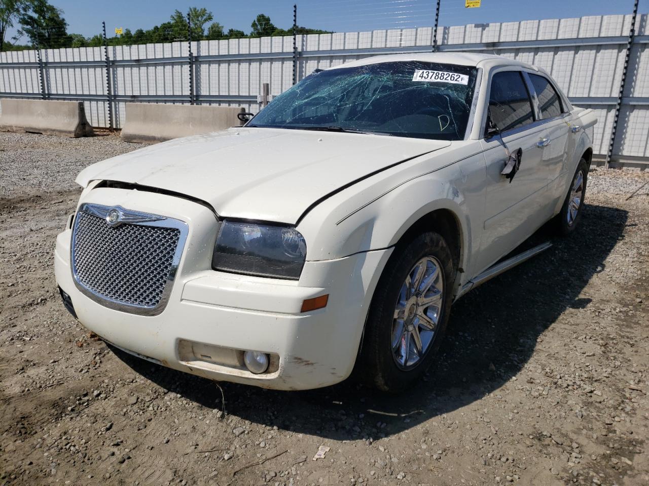 Photo 2 from auction – 2005 CHRYSLER 300 with VIN 2C3JA43R75H600802