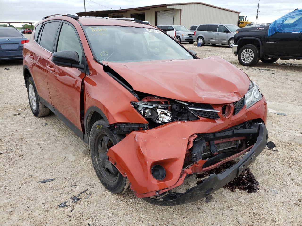 TOYOTA RAV4 LE 2015 with VIN JTMZFREV5FJ047252 - Photo from auction