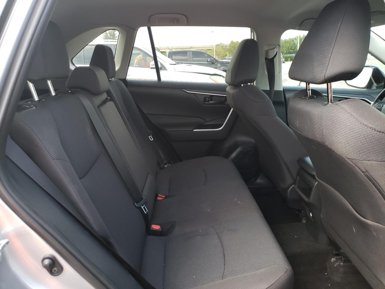 Photo 6 from auction – 2021 TOYOTA RAV4 LE with VIN 2T3F1RFV7MC241734