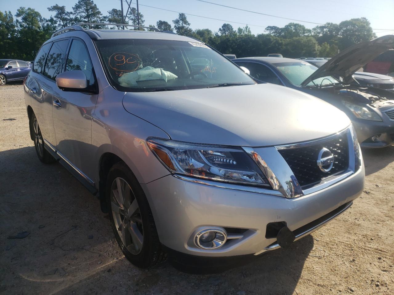 NISSAN PATHFINDER 2015 with VIN 5N1AR2MN4FC660556 - Photo from auction