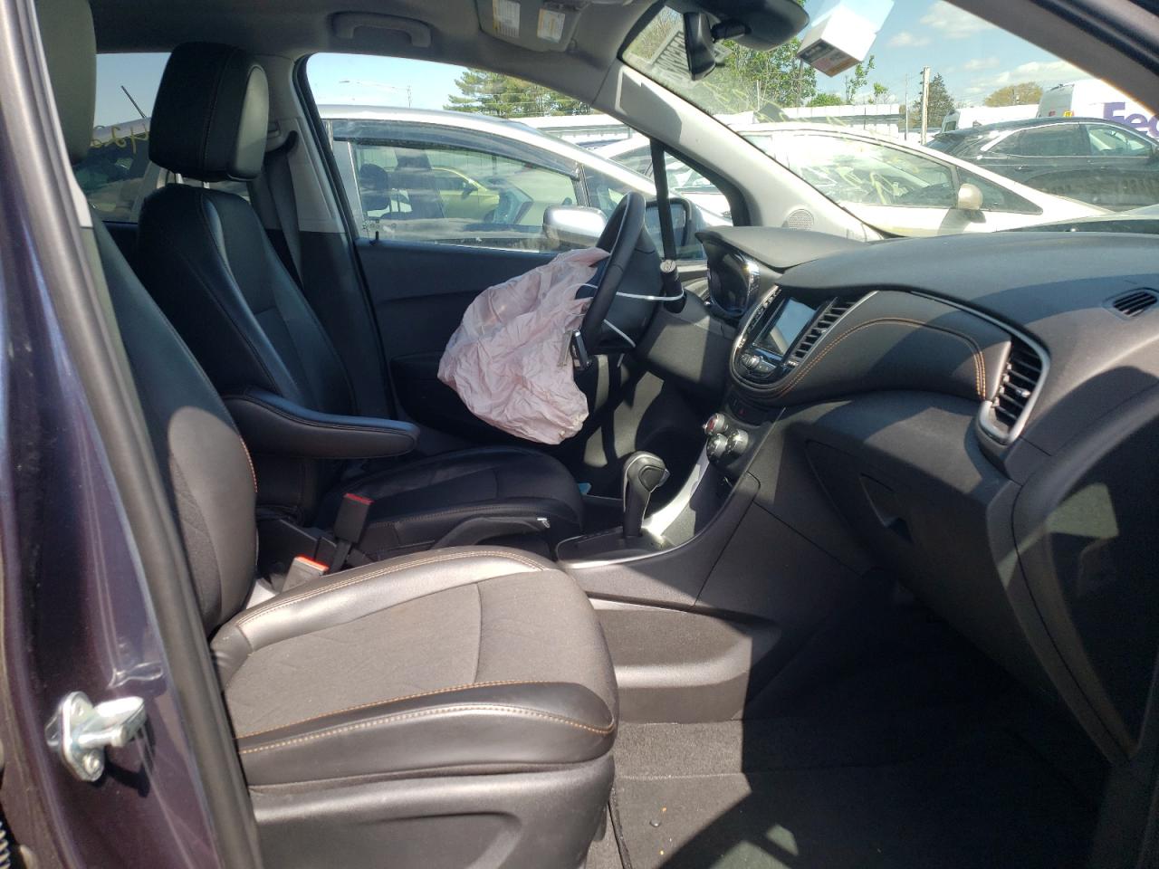 Photo 5 from auction – 2018 CHEVROLET TRAX 1LT with VIN 3GNCJLSB0JL319694