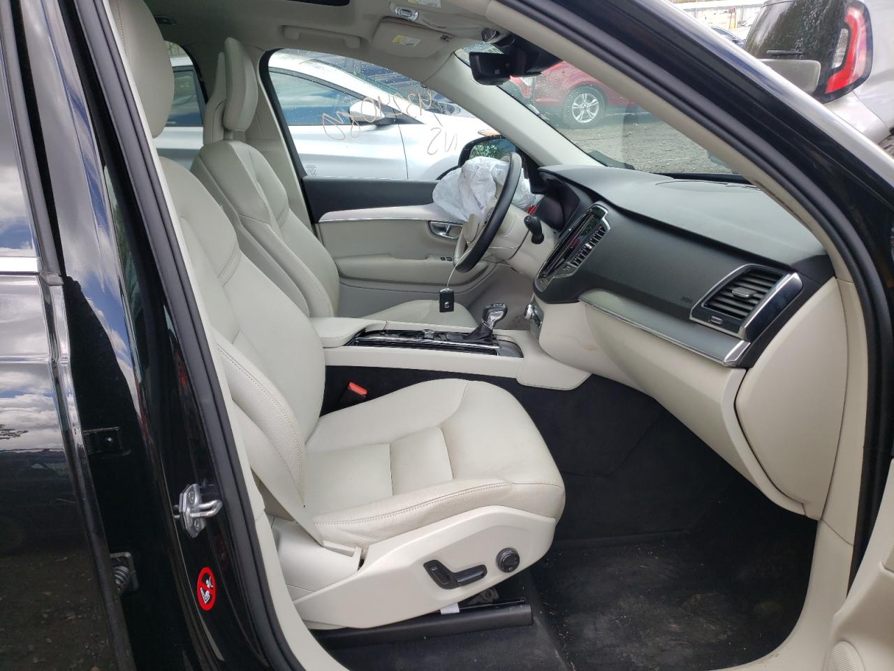 Photo 5 from auction – 2018 VOLVO XC90 T6 with VIN YV4A22PK7J1201629