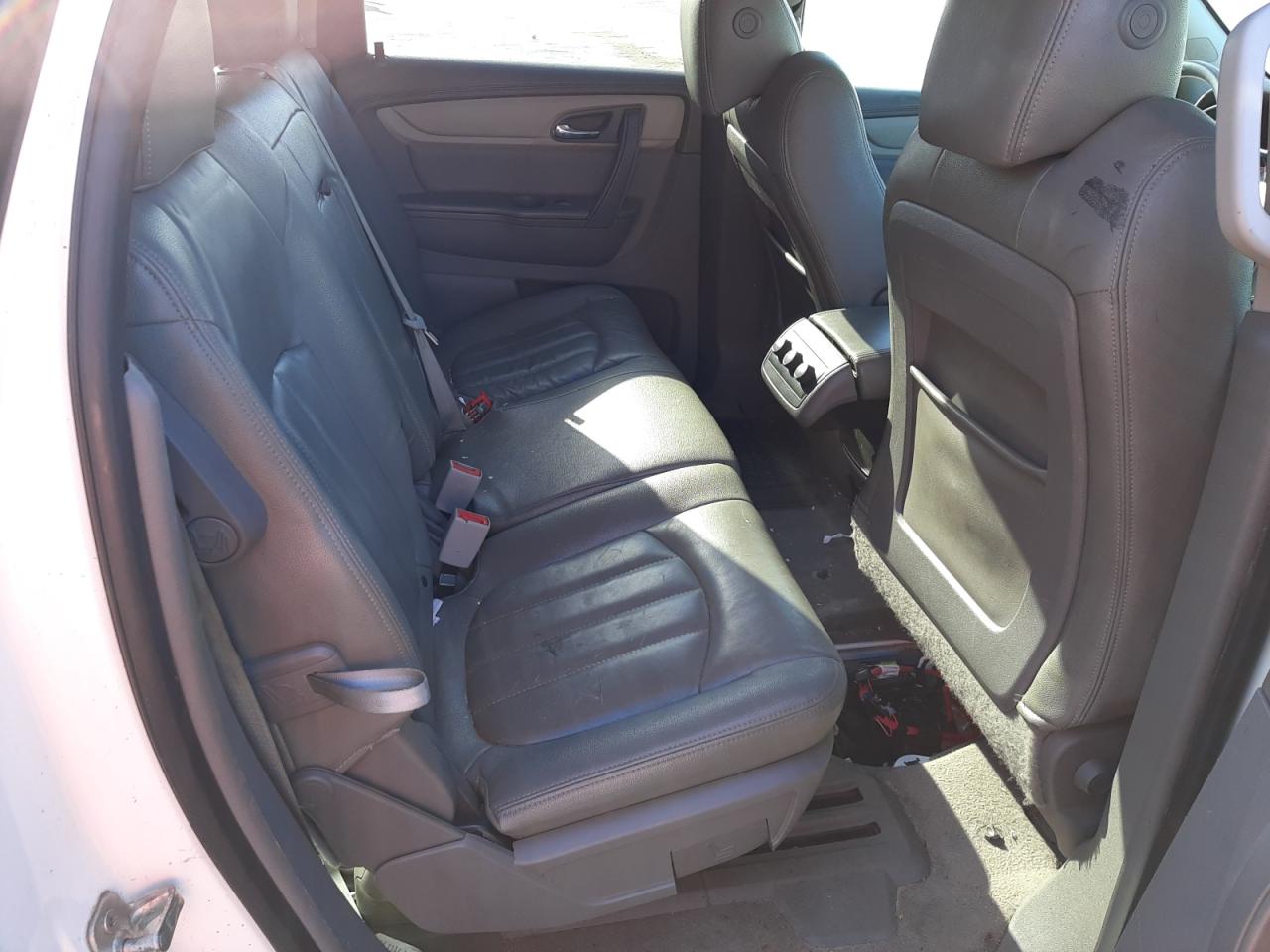 Photo 6 from auction – 2014 CHEVROLET TRAVERSE L with VIN 1GNKVFED4EJ229363