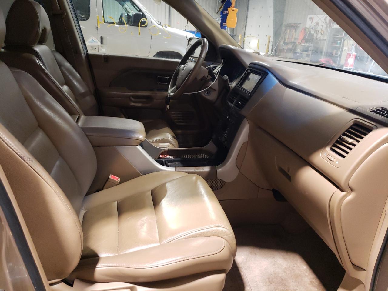 Photo 5 from auction – 2007 HONDA PILOT EXL with VIN 5FNYF18547B008279