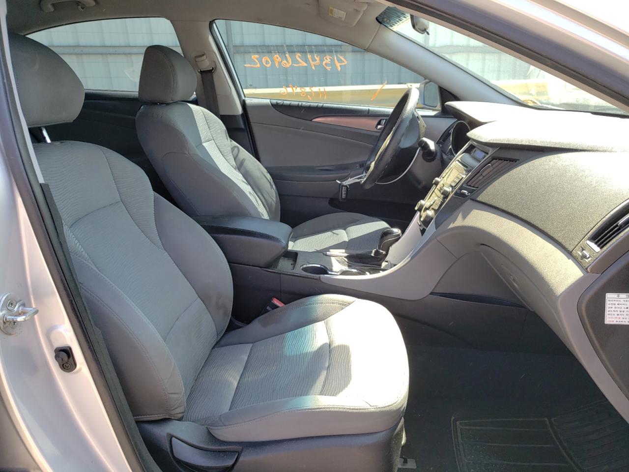 Photo 5 from auction – 2011 HYUNDAI SONATA HYB with VIN KMHEC4A47BA006201