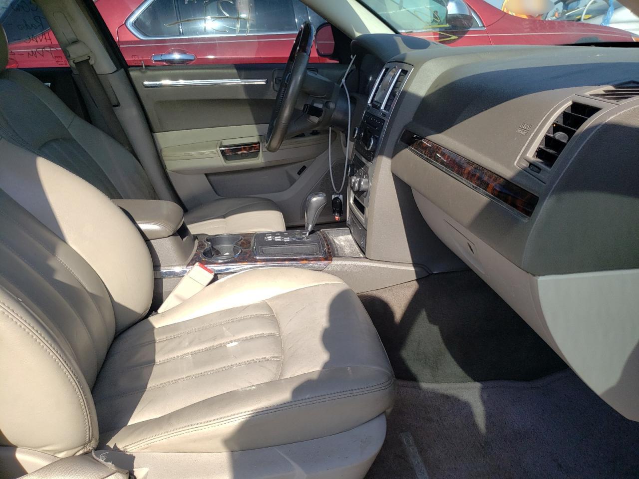 Photo 5 from auction – 2008 CHRYSLER 300C with VIN 2C3KA63H78H166179