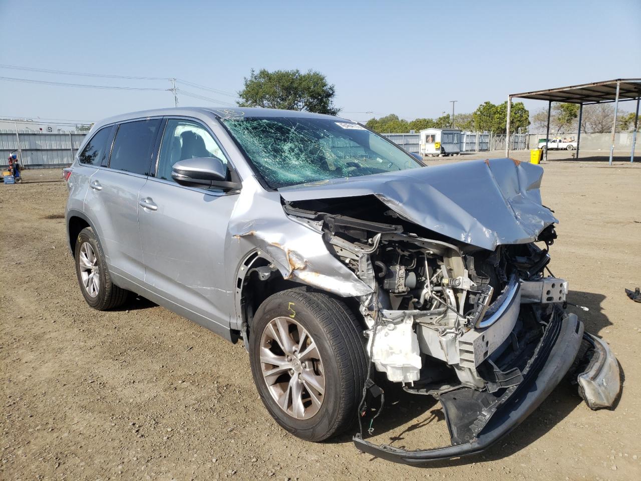 Photo 11 from auction – 2015 TOYOTA HIGHLANDER with VIN 5TDZKRFH1FS059809