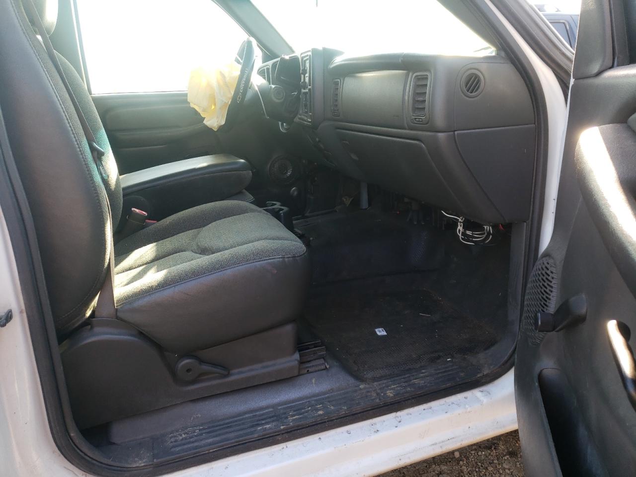 Photo 5 from auction – 2003 CHEVROLET SILVERADO with VIN 1GCEK14V33Z197404