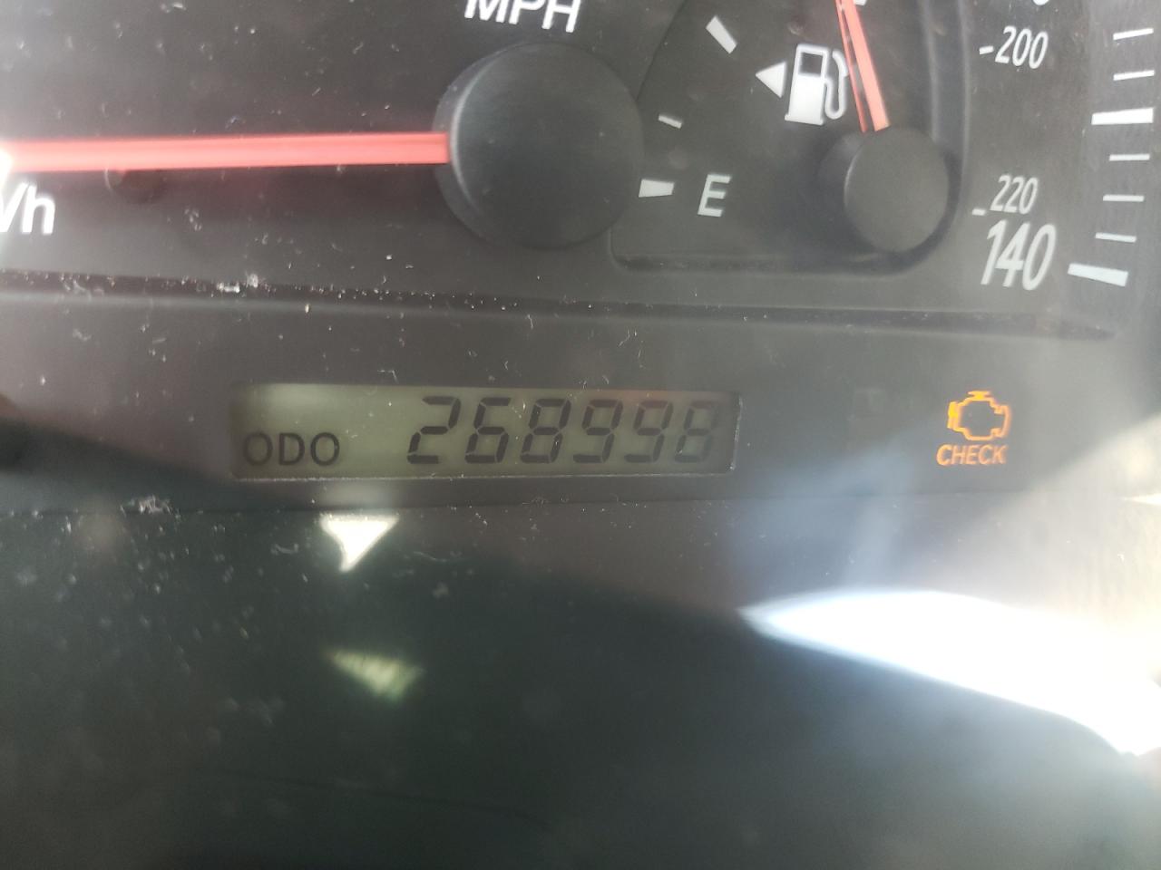 Photo 8 from auction – 2002 TOYOTA CAMRY LE with VIN 4T1BE32K82U599523