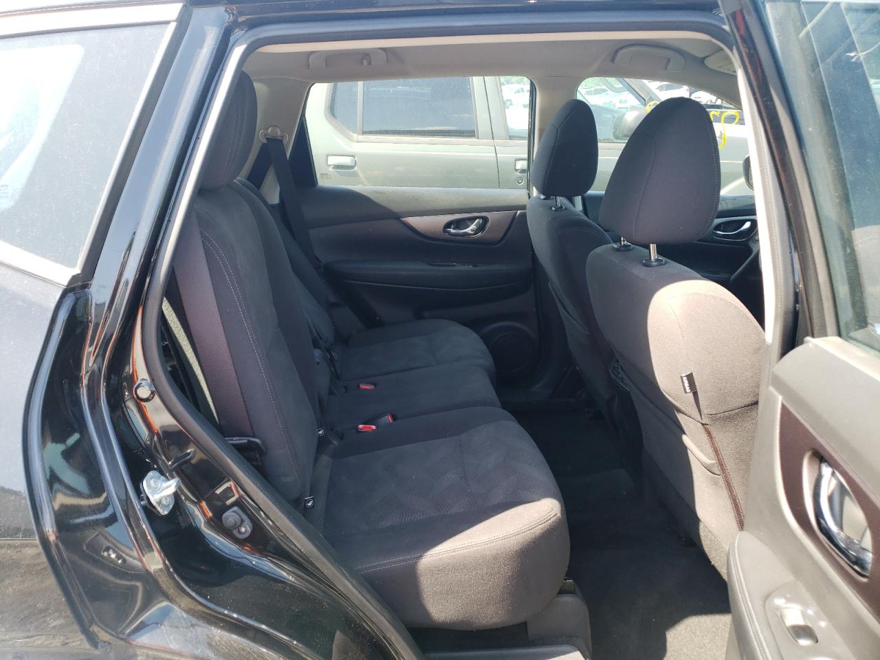 Photo 6 from auction – 2016 NISSAN ROGUE S with VIN KNMAT2MV4GP629727