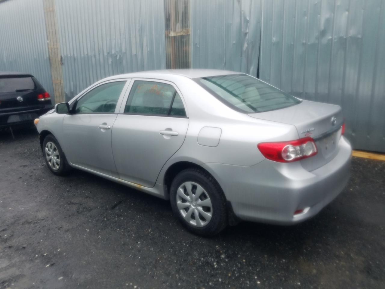 Photo 3 from auction – 2011 TOYOTA COROLLA with VIN 2T1BU4EEXBC657910