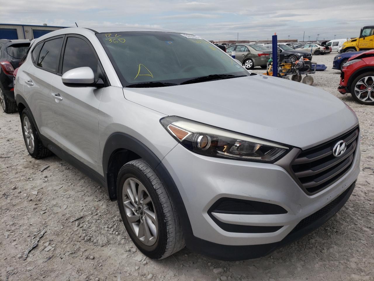 HYUNDAI TUCSON SE 2016 with VIN KM8J23A44GU162956 - Photo from auction