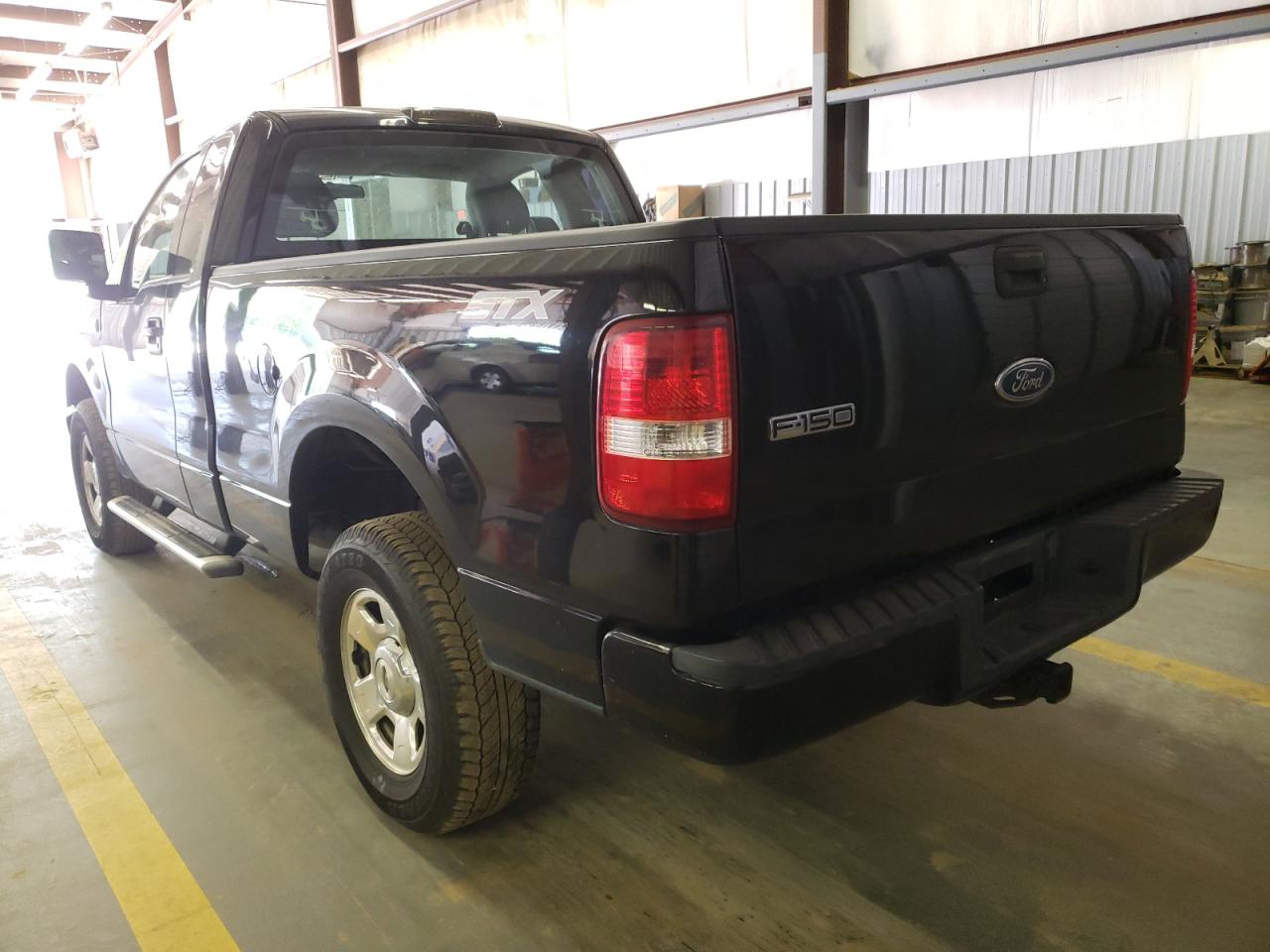 Photo 3 from auction – 2004 FORD F150 with VIN 1FTRF14W24NC46955