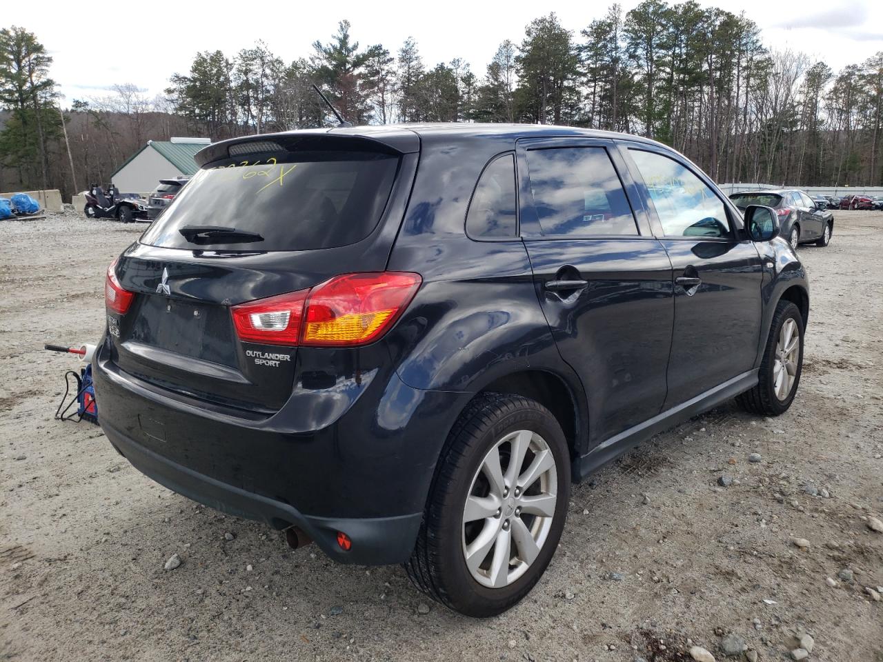 Photo 4 from auction – 2013 MITSUBISHI OUTLANDER with VIN 4A4AR3AU3DE004381