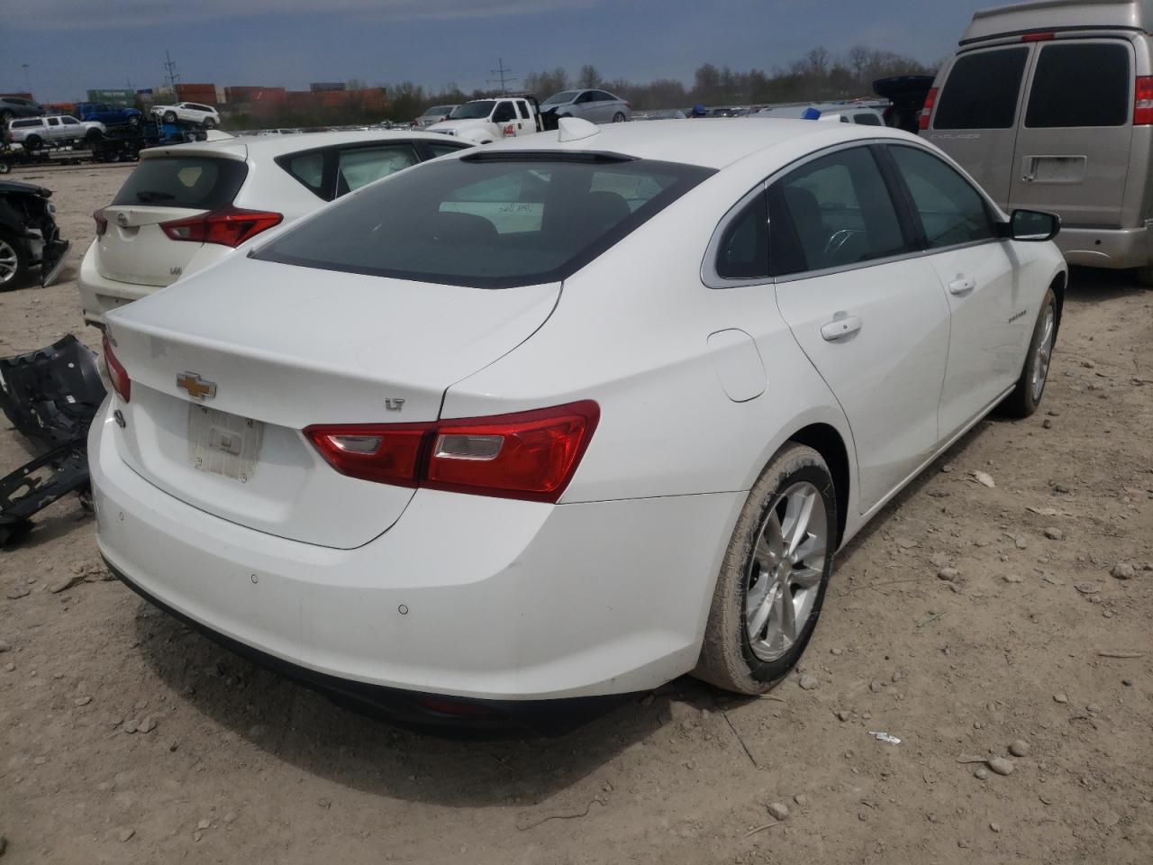 Photo 4 from auction – 2017 CHEVROLET MALIBU LT with VIN 1G1ZE5ST0HF136529