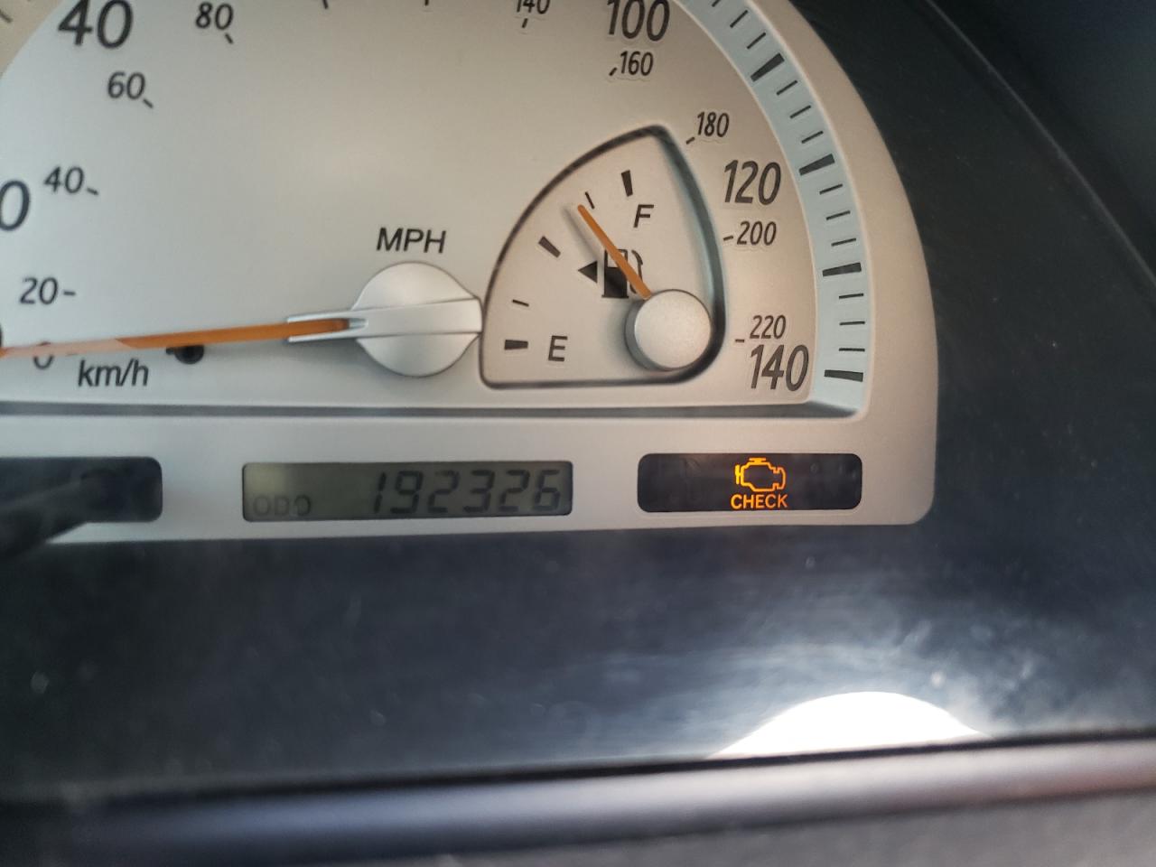 Photo 8 from auction – 2004 TOYOTA CAMRY LE with VIN 4T1BE32K64U274923