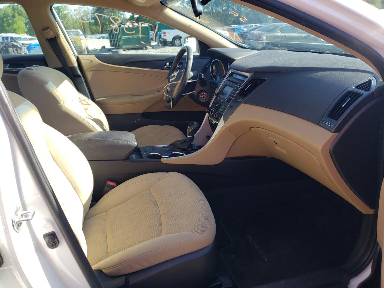 Photo 5 from auction – 2014 HYUNDAI SONATA GLS with VIN 5NPEB4AC2EH909979