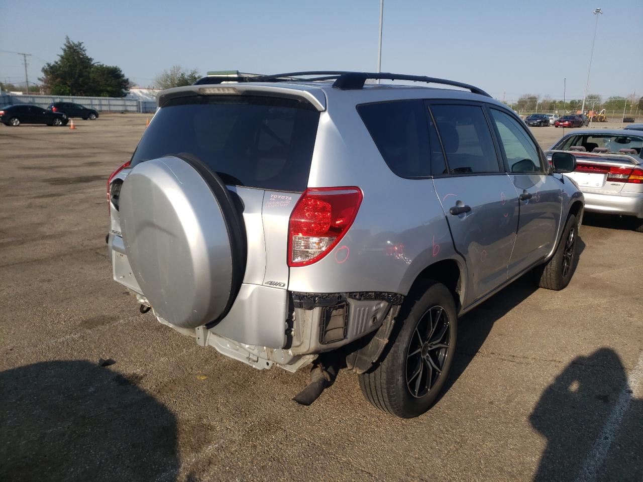 Photo 4 from auction – 2007 TOYOTA RAV4 with VIN JTMBD33V975082135