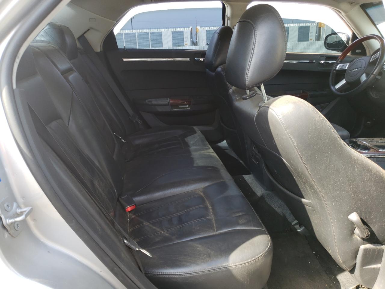 Photo 6 from auction – 2010 CHRYSLER 300C with VIN 2C3CA6CTXAH145275