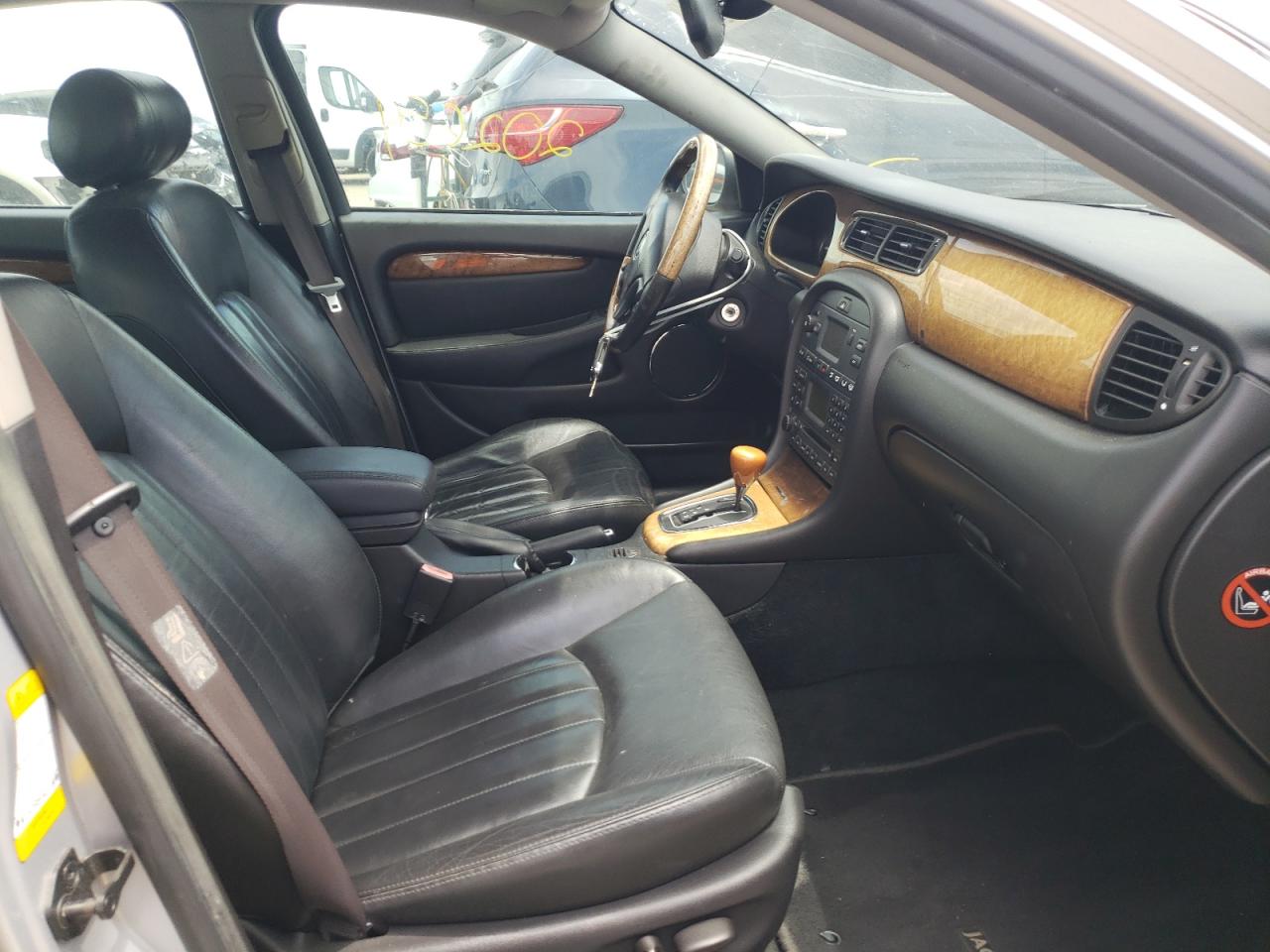 Photo 5 from auction – 2003 JAGUAR X-TYPE 2.5 with VIN SAJEA51D63XD41534