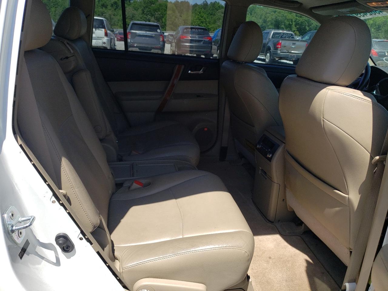 Photo 6 from auction – 2010 TOYOTA HIGHLANDER with VIN 5TDYK3EH0AS022236