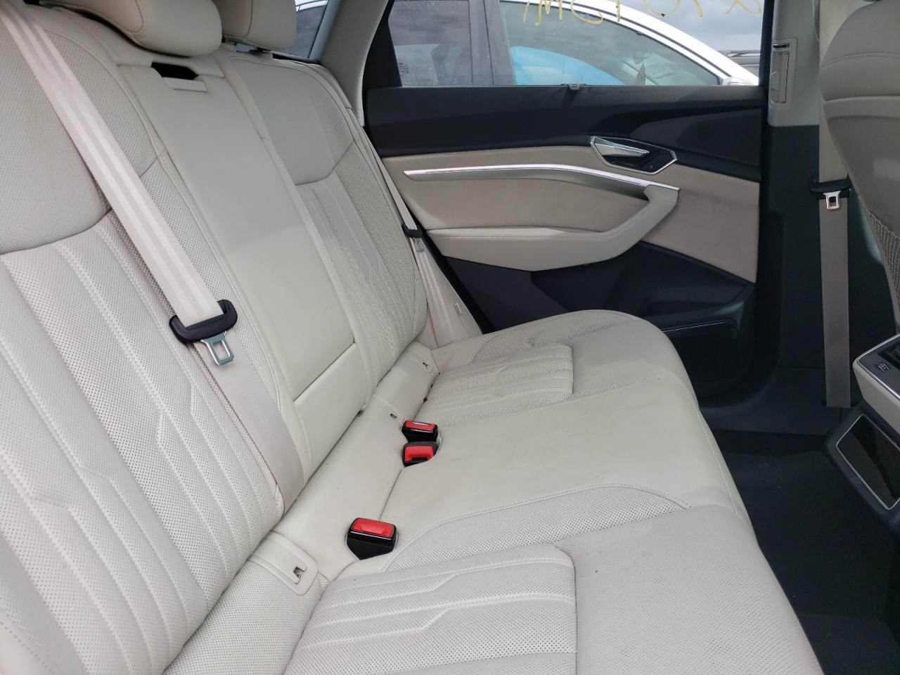 Photo 6 from auction – 2019 AUDI E-TRON PRE with VIN WA1VABGE6KB009335