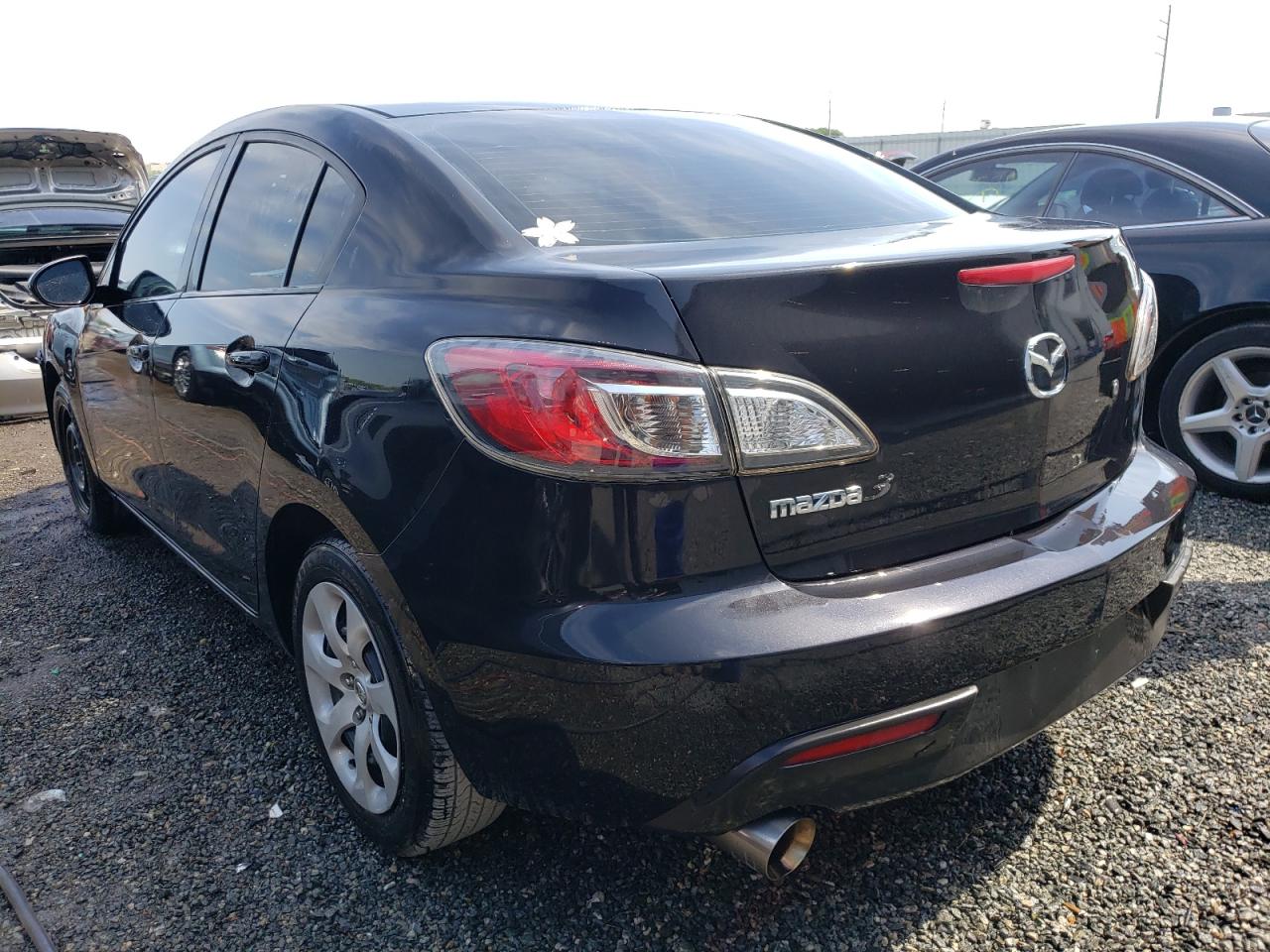 Photo 3 from auction – 2011 MAZDA 3 I with VIN JM1BL1UF7B1371366