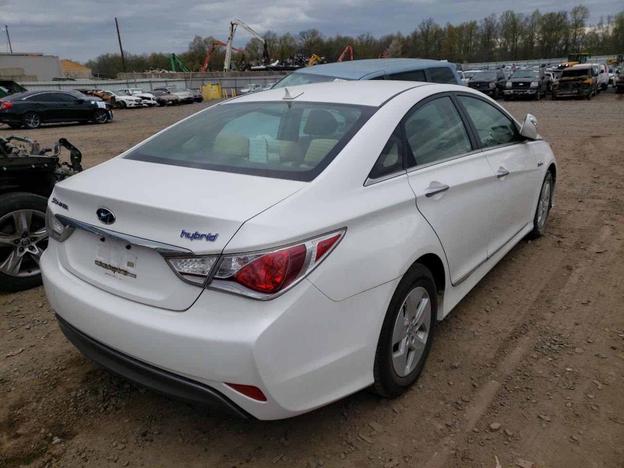 Photo 4 from auction – 2012 HYUNDAI SONATA HYB with VIN KMHEC4A45CA026044