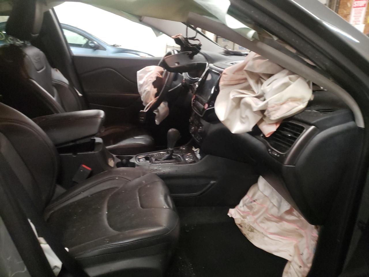 Photo 5 from auction – 2019 JEEP CHEROKEE L with VIN 1C4PJMDX6KD342770