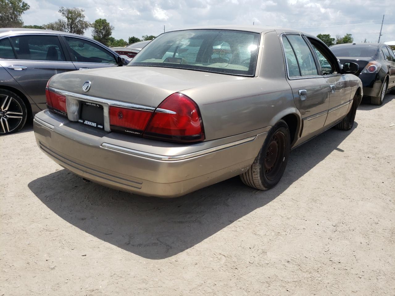 Photo 4 from auction – 2001 MERCURY GRAND MARQ with VIN 2MEFM75WX1X636799